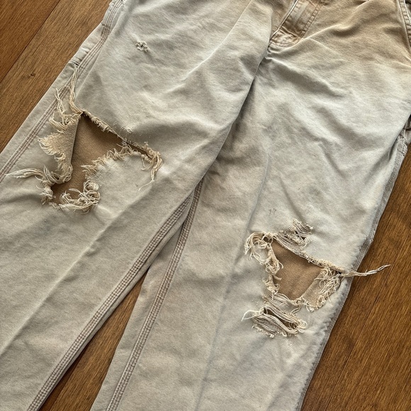 Men’s Vintage Carhartt thrashed and faded carpenter pants - Picture 5 of 8